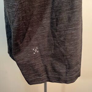 Lululemon Men's dark gray marled tech performance t-shirt XXL 2XL EUC